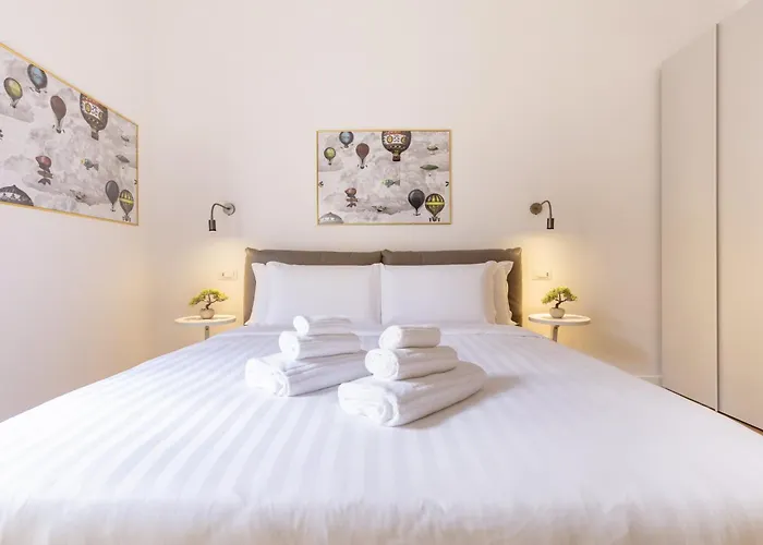 Hostly-puccini Luxury Home-near Colosseum & Trevi דירה רומא