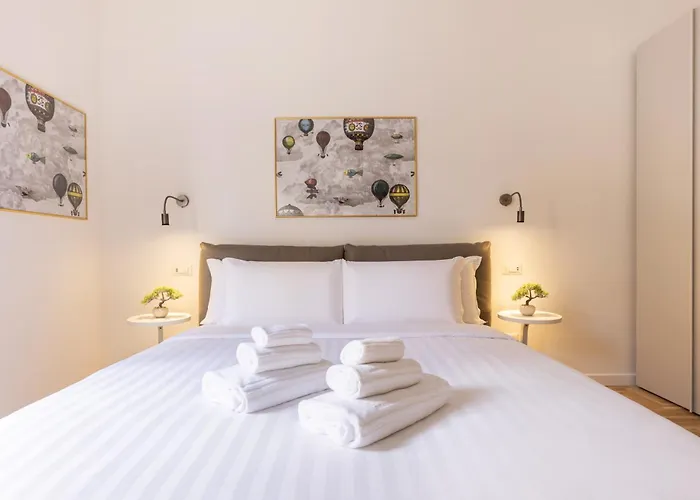 דירה Hostly-puccini Luxury Home-near Colosseum & Trevi רומא